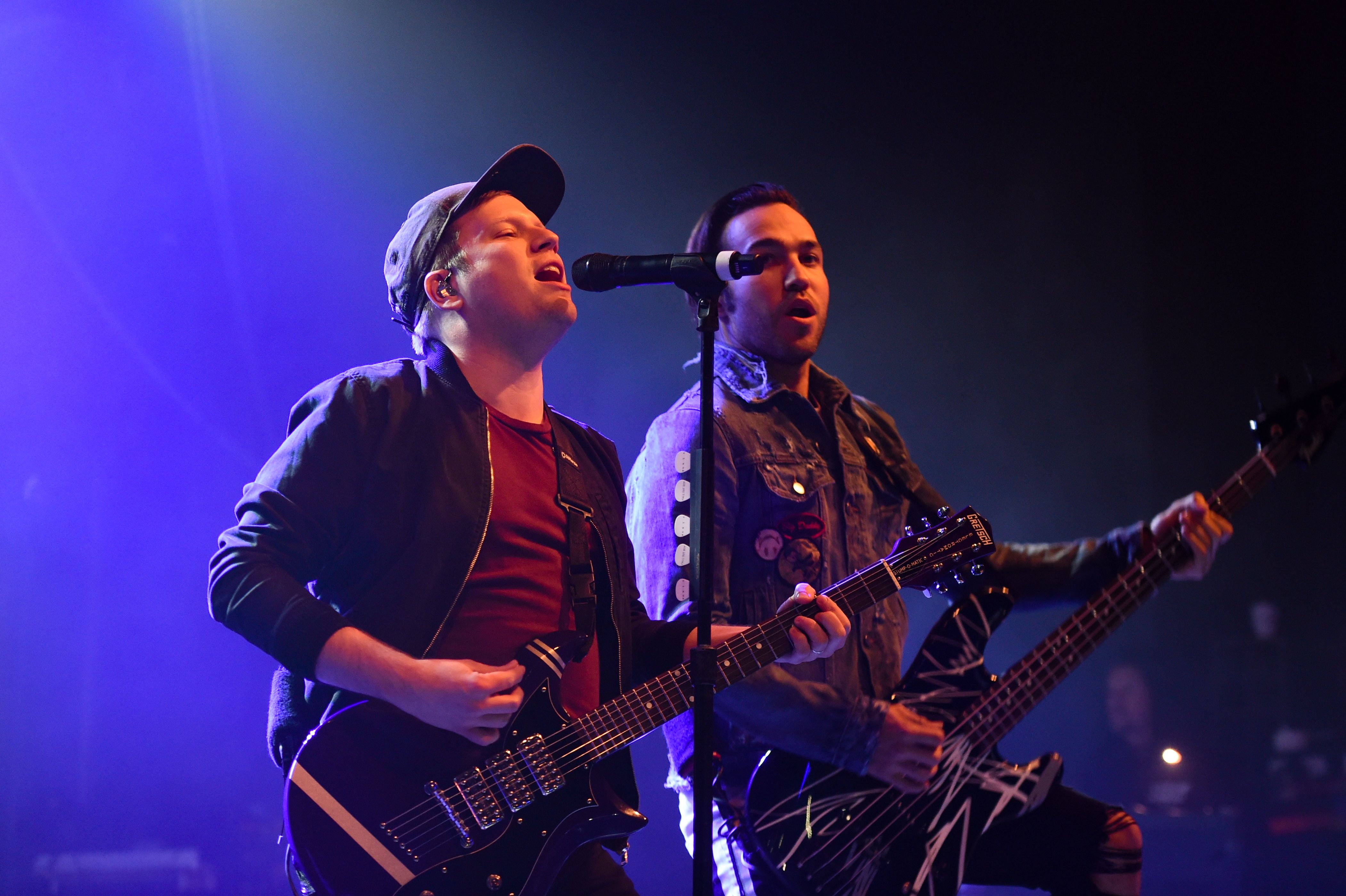 Fall out boy scene. Fall out boy. Группа Fall out boy концерт. Sterbefall группа. Patrick Stump.