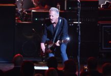 The Truth’s Out… Lindsey Buckingham Wasn’t “Fired” From Fleetwood Mac