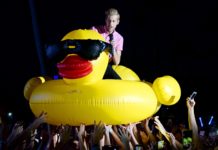 Andrew McMahon Reminisces About Moving Homes as a Kid in New Song “Ohio”