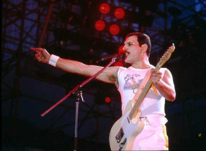 Freddie Mercury in concert with Queen in 1986