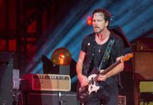 Eddie Vedder Pays Tribute to Chris Cornell with “Seasons” Cover Eddie Vedder in concert with Pearl Jam