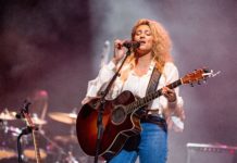 Tori Kelly Performs on the Late Show for the First Time, Receives Standing Ovation