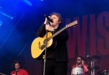Lewis Capaldi Is Offering Tickets to Two Lucky Tinder Matches Lewis Capaldi at Truck Festival in 2019