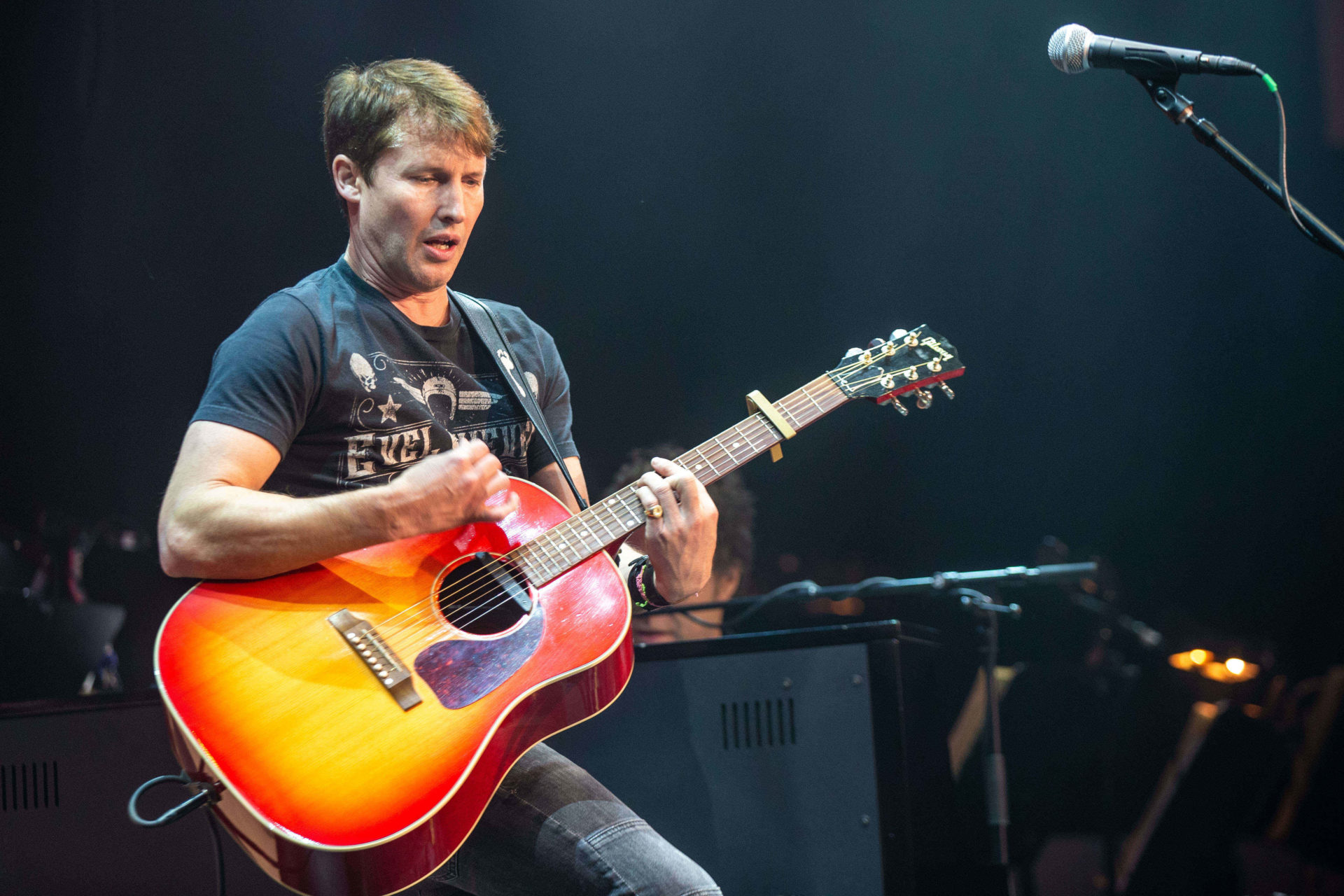 james-blunt-teases-new-album-once-upon-a-mind