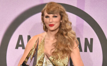 Taylor Swift at the American Music Awards in November 2022