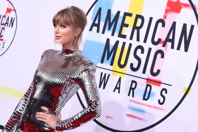 Taylor Swift at the American Music Awards in 2018