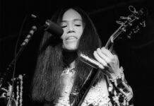 34+ Greatest Female Guitarists of All Time